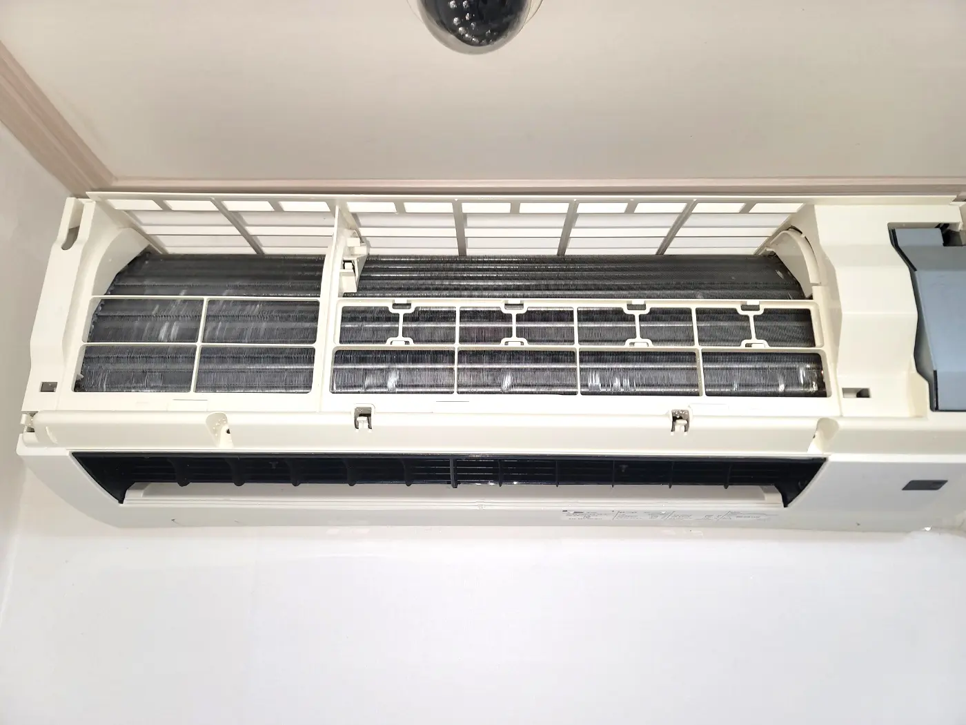 에어컨 분해 청소 - 벽걸이형